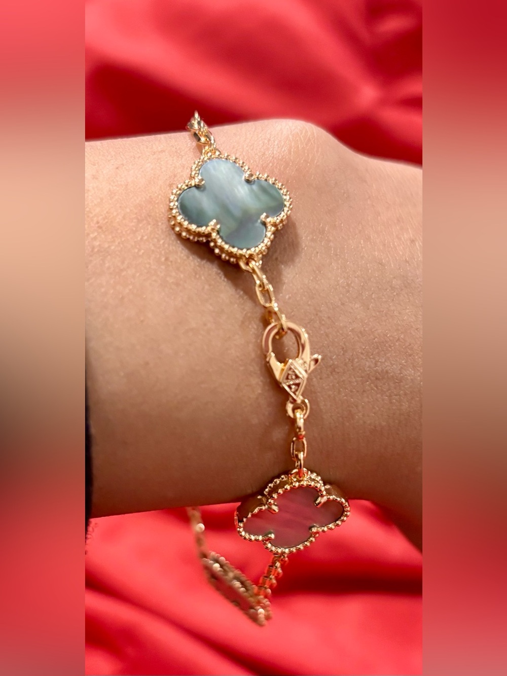 Gold and Green Clover Bracelet with Mother-of-Pearl Inlay - Picture 2 of 8